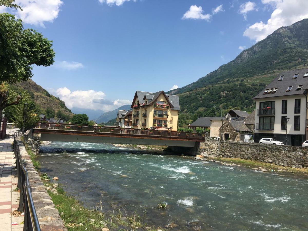Luchon Holidays Bagnères-de-Luchon Exterior foto